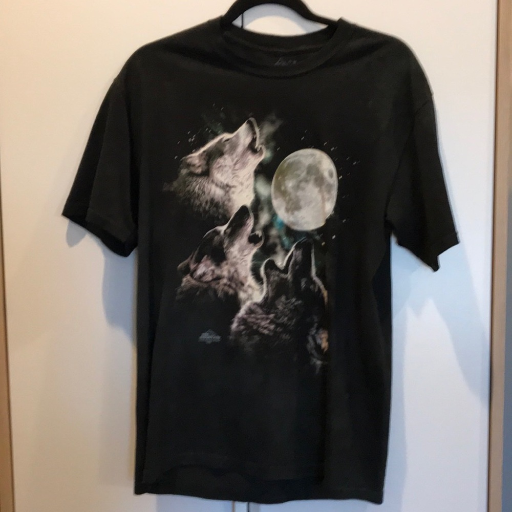 Awesome wolf moon t shirt